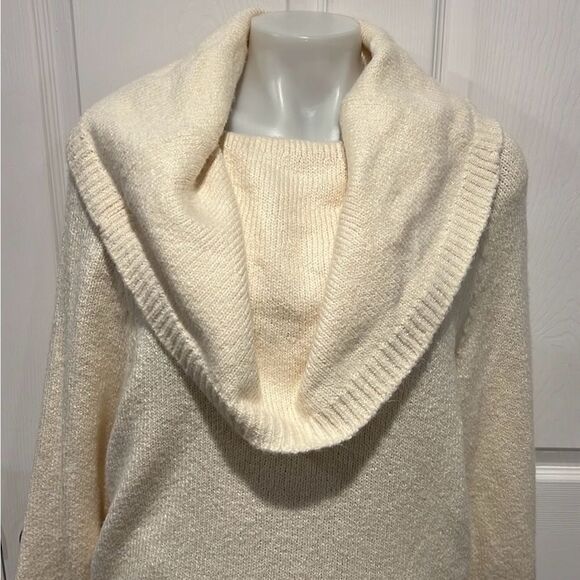 By Anthropologie cream cow neck sweater size XS - Picture 4 of 9